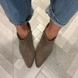 Beige Lexi & Abby ankle boots size 7